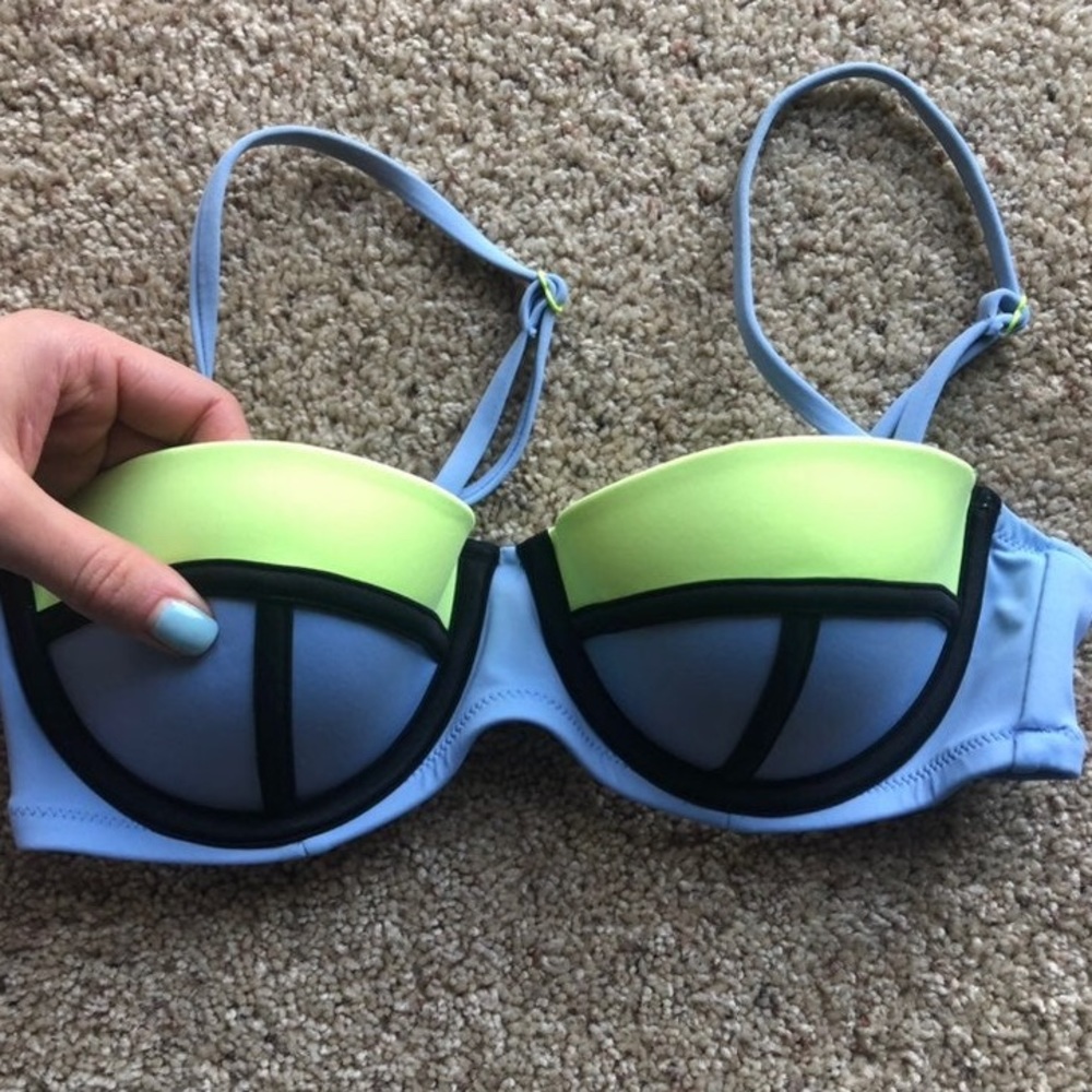 VS Bikini neoprene top